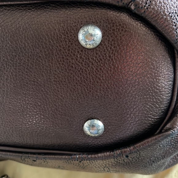 Louis Vuitton Mahina XS Shoulder Bag Mordre - Picture 8 of 16